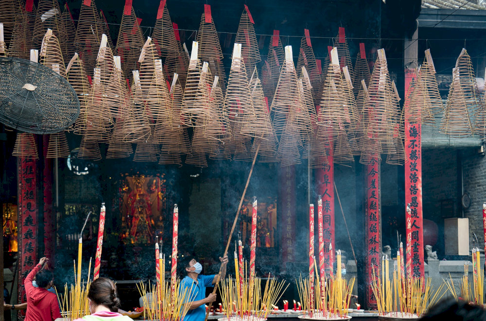 Ba Thien Hau Temple Saigon is often crowded and busy at weekend